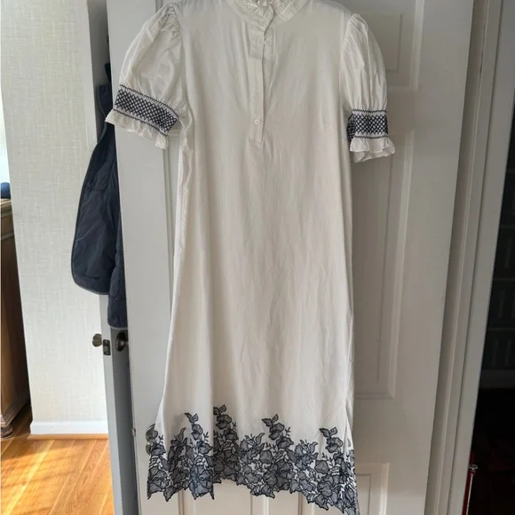 Tuckernuck White Dress with Navy Embroidered Hem and Cuff size S - Picture 1 of 5